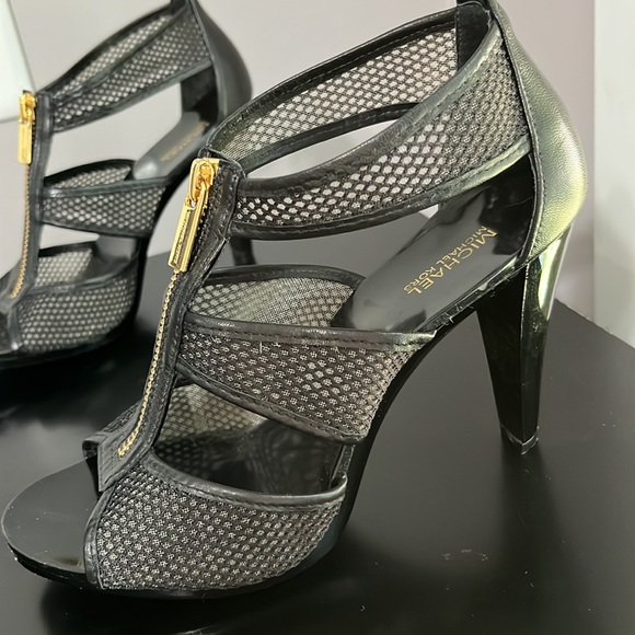 Michael Kors Berkeley T Strap Heels! - Picture 4 of 8